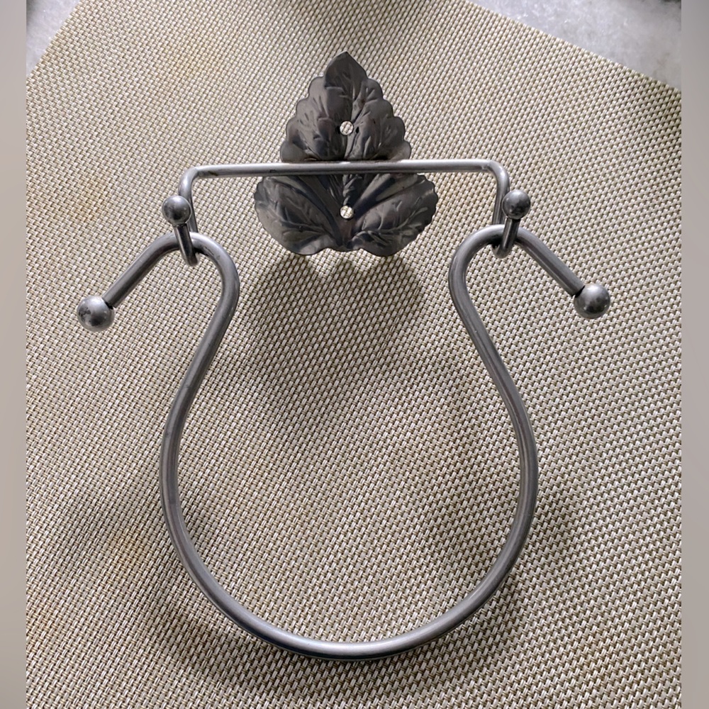 Towel holder
